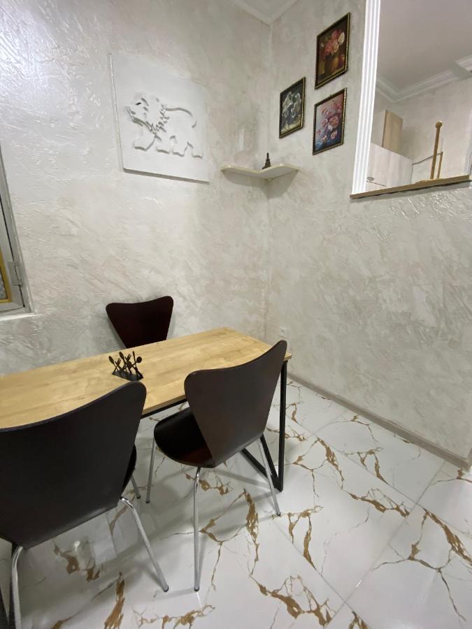 Holiday House Chkonia Hotel บาทูมิ ภายนอก รูปภาพ