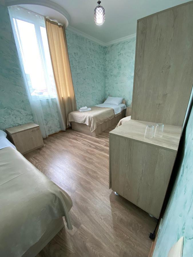 Holiday House Chkonia Hotel บาทูมิ ภายนอก รูปภาพ