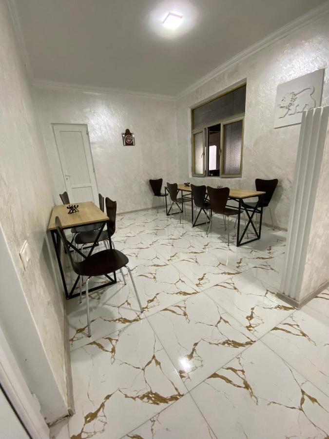 Holiday House Chkonia Hotel บาทูมิ ภายนอก รูปภาพ