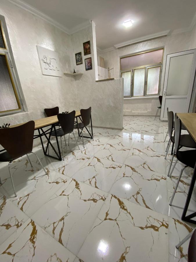 Holiday House Chkonia Hotel บาทูมิ ภายนอก รูปภาพ
