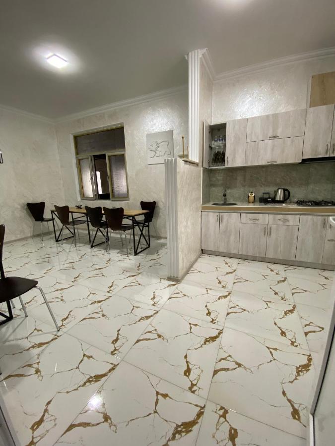 Holiday House Chkonia Hotel บาทูมิ ภายนอก รูปภาพ