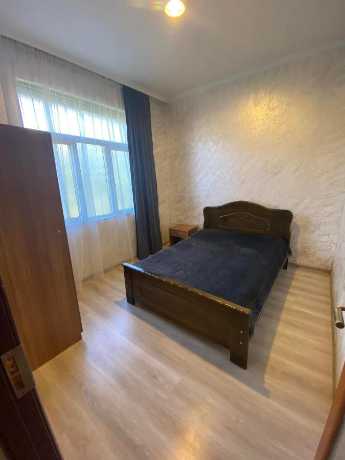 Holiday House Chkonia Hotel บาทูมิ ภายนอก รูปภาพ